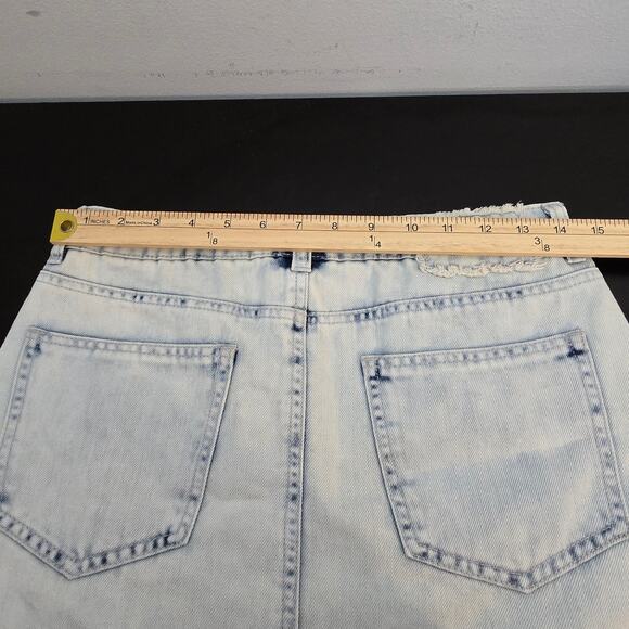 Refuge Distressed, Grunge, Thrashed Denim Stretch Skirt Women's Size Medium - Picture 3 of 6